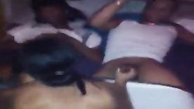 Novinha faz sexo com três homens negros bem dotados com direito a sexo anal