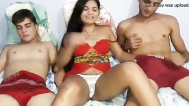 Claudinha's homemade sex with two guys
