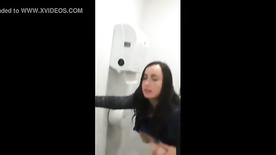 Perverted boyfriend fucked his girlfriend in the bathroom