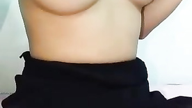 Tart with hot natural tits