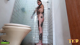 eating a brand new hot slut taking a shower and showing her pussy