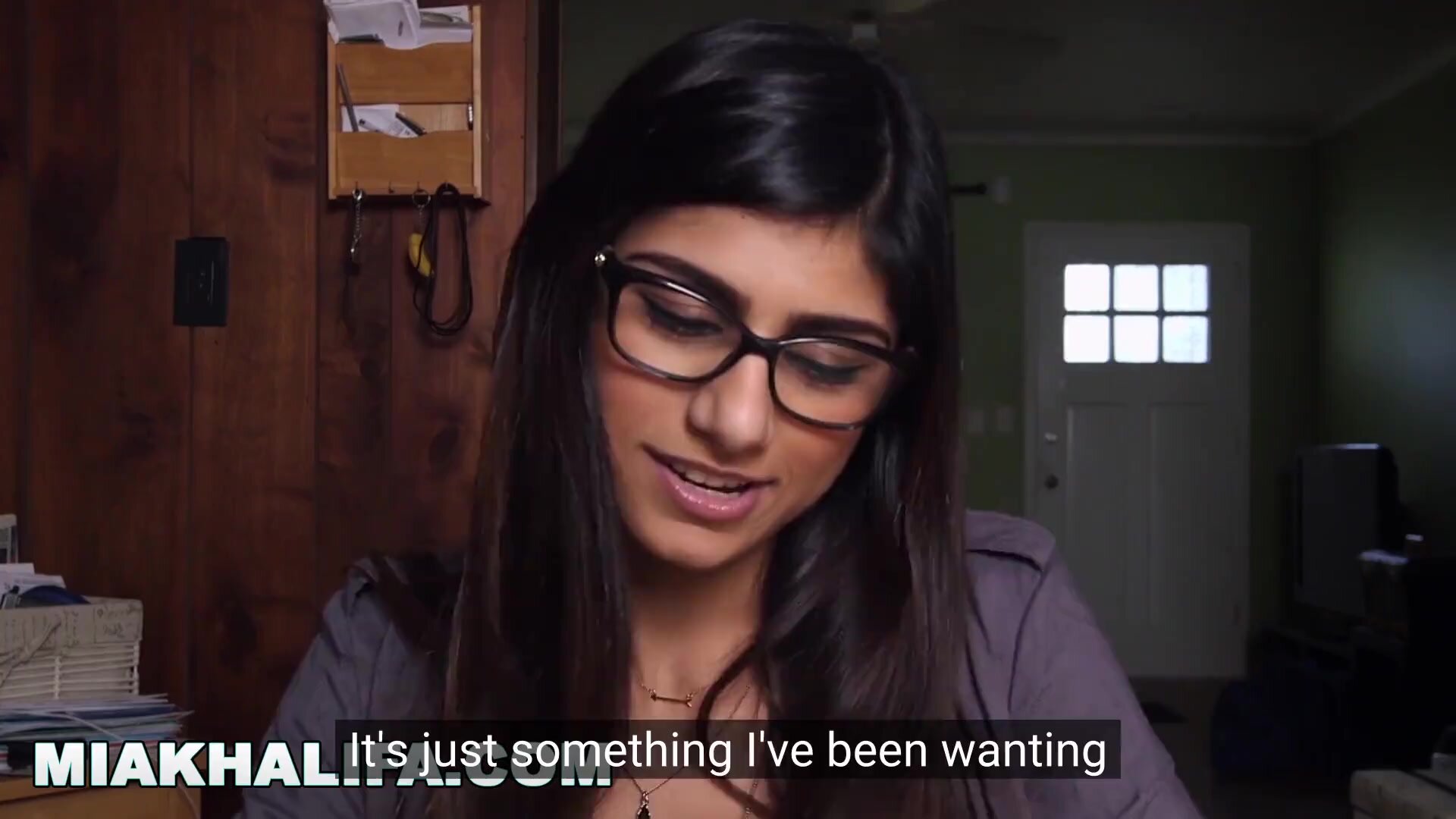 Mia khalifa showing how to fuck with two gifted men photo