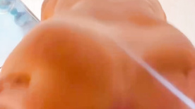 Kevlynsp levando uma gozada na buceta no sexo sem camisinha