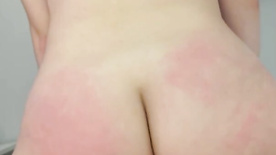 Beatrizsnz sentando na pica e levando tapa na bunda no sexo amador