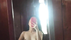Gostosinha naked sending nudes on the internet crazy to give