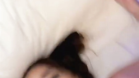 Mackz Joness transando com dotado e recebendo uma gozada na cara
