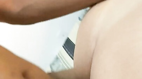 Casalnovinhos metendo gostoso de quatro na cama no sexo amador