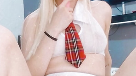 Ninfobad loirinha deliciosa masturbando sua pequena xoxota molhadinha