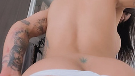 Ana Barreto mostrando sua bunda perfeita em uma calcinha fio dental