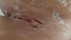 Debora Peixoto pelada tomando banho quente delicioso