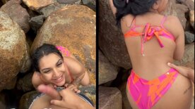 MandyLia  na praia tirou a calcinha e acabou transando com amigo