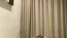 Sheyla Mell mostrando o rabo grande e fodendo ocm força na pica