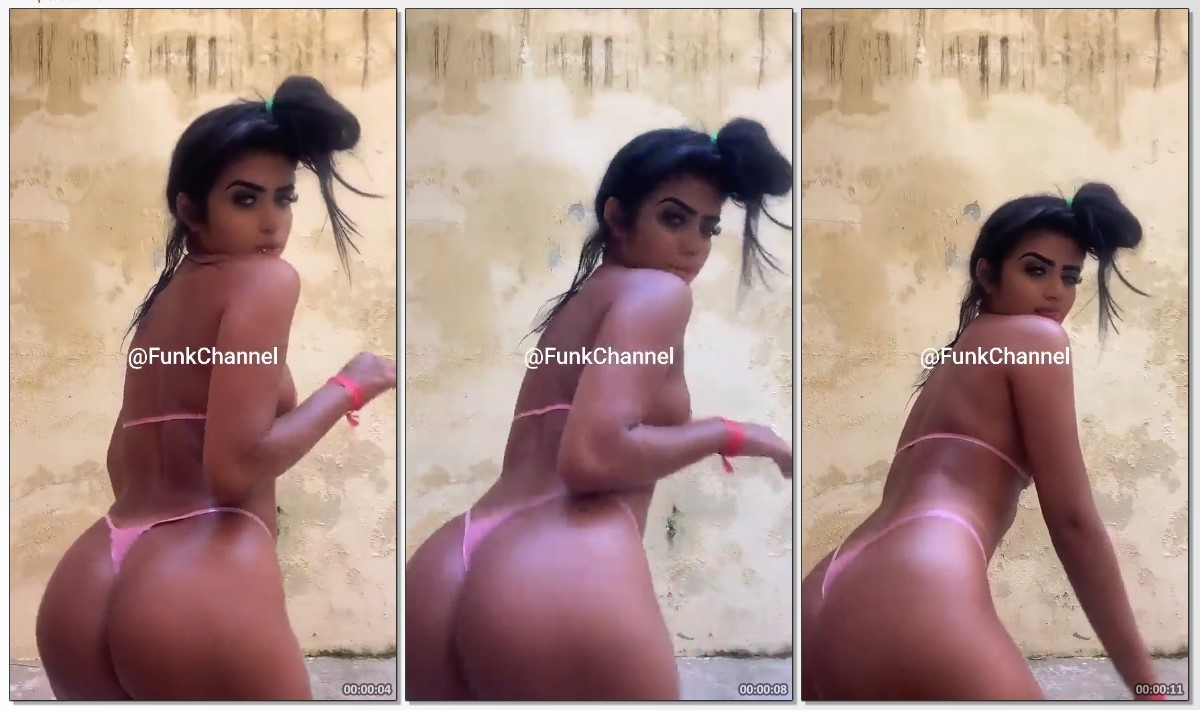 Novinha dançando funk só de calcinha