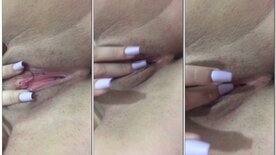 Naked Branca Rabuda masturbating her pussy until it's wet