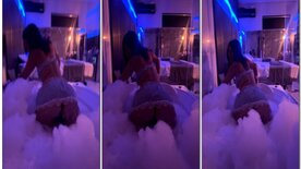 Belle Belinha wet pussy in the bubble bath