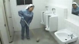 Faxineira fudendo como doido no banheiro do hospital