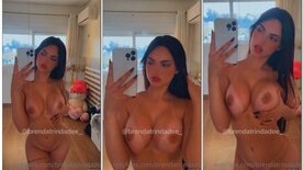Brenda Trindade famous naked in front of the mirror