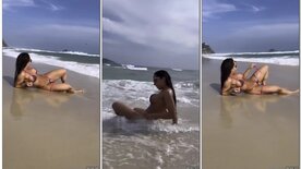 Mulher Melão showing off naked on the beach