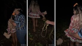 Com roupinha de festa junina a putinha Lays Peace transa muito gostoso com seu macho pauzudo no meio do mato