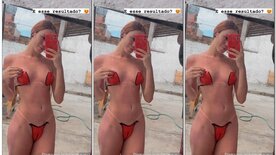 Deeh Lins se exibindo depois da sessão de bronzeamento