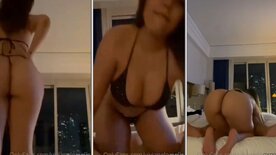 Gata gulosa Viviane Lomelin chupando piroca com calcinha atolada na xota