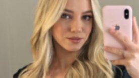 Geovana Ribeiro gostosinha gozando com a vagina molhada
