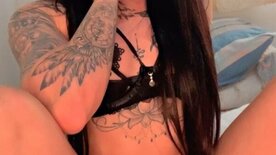 Karen vieira loirinha pelada masturbando a buceta de várias formas