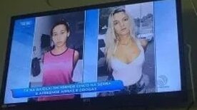 Malu loirinha fodendo no pelo de quatro pro moreno roludo