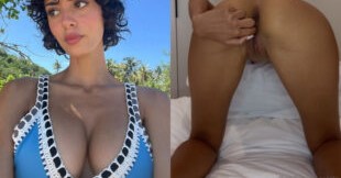 Rita Faez Pelada Masturbando A Bucetinha E Gozando Na Putaria Excitante
