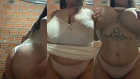 Puta de baixa renda Ashley mostrando seus peitos gigantes e gostosos