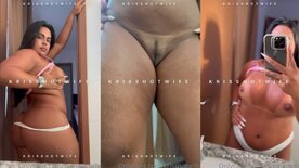 Kriss Hot Wife nua mostrando a buceta e os peitos no banheiro