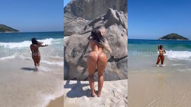 Stephanie Silveira rebolando completamente nua em praia de nudismo