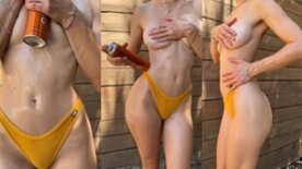 Natalie Roush fazendo um topless e rebolando a bunda em uma calcinha fio dental