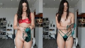 Trocando de maiô a vadia BootyQueen14 mostra seus lindos mamilos durinhos