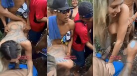 Caiu na net loira tarada fodendo no matagal com um monte de macho
