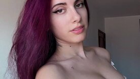 Catarina Paolino pelada masturbando a xoxota e gozando