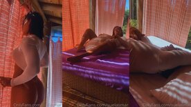 Tesuda Sue Lasmar sensualizando de quatro com buceta de fora