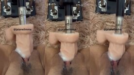 Jaiane Limma bem meladinha fodendo a buceta com uma máquina de sexo