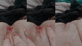 Gata Lua Uchiha tocando siririca na xoxota rosada no privacy