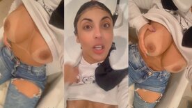Aninha Lopes peladinha exibindo os peitos no cabeleireiro