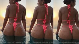 Natalia Garibotto brasileira gostosa na piscina com micro biquini no popozão
