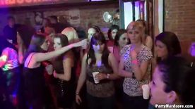 Video amador de suruba no clube das mulheres