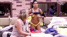 Munik do Big Brother Brasil pagando peitinho na decima sexta edição do programa