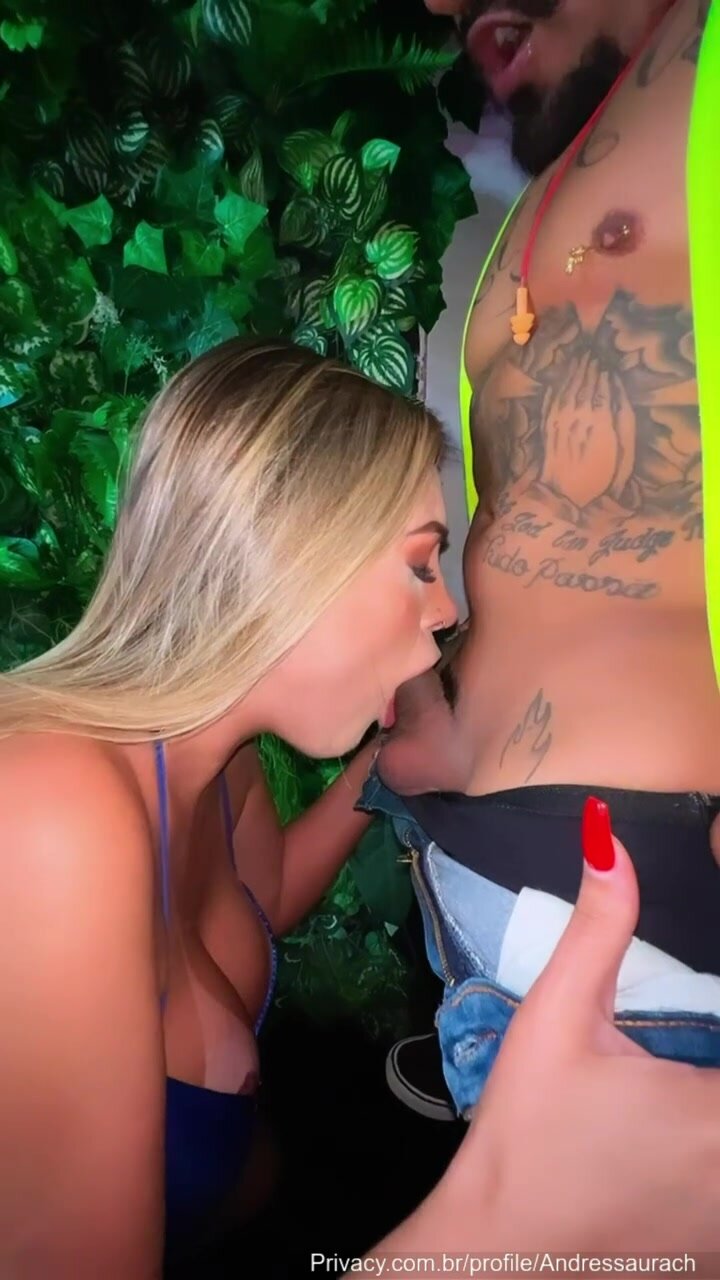 Son Recording Andressa Urach Paying A Blowjob To The Dwarf Pistolinha Cnn Amador