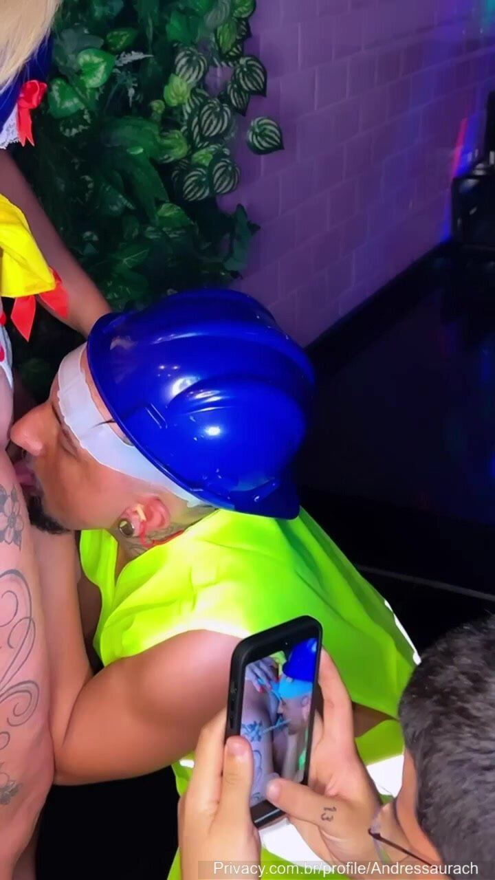 Son Recording Andressa Urach Paying A Blowjob To The Dwarf Pistolinha - Cnn  Amador