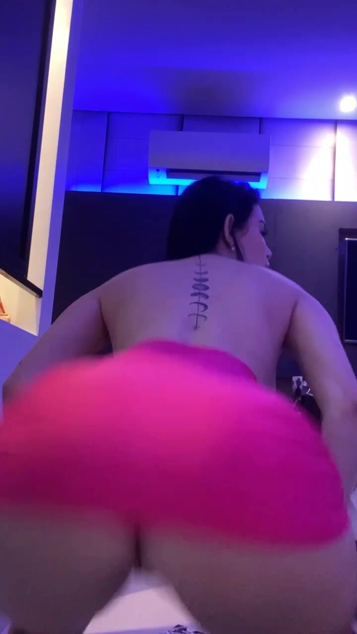 Morena Mostrando A Buceta Enquanto Rebola Ao Som Do Funk No Motel - Cnn  Amador
