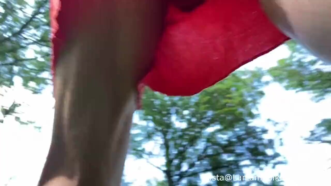 Exibicionista Chupando Pica No Meio Do Parque - Cnn Amador