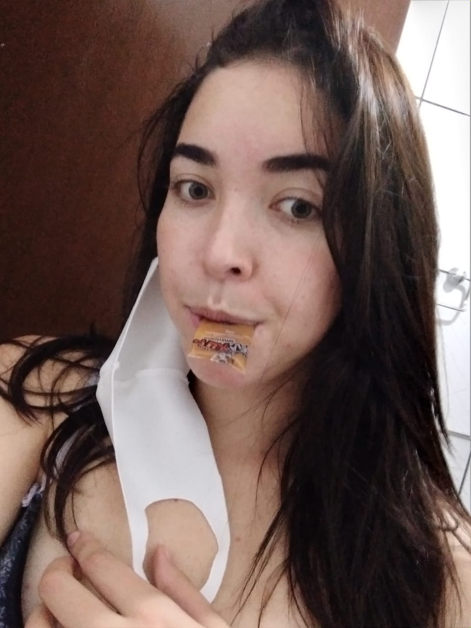 Novinha do Paraná caiu na net divulgando seus nudes