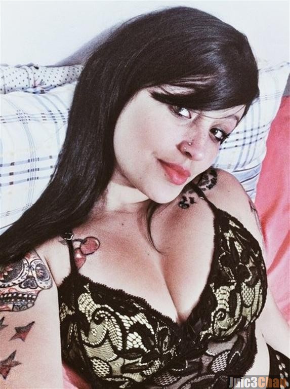 Andressa tatuada gata do facebook caiu na internet